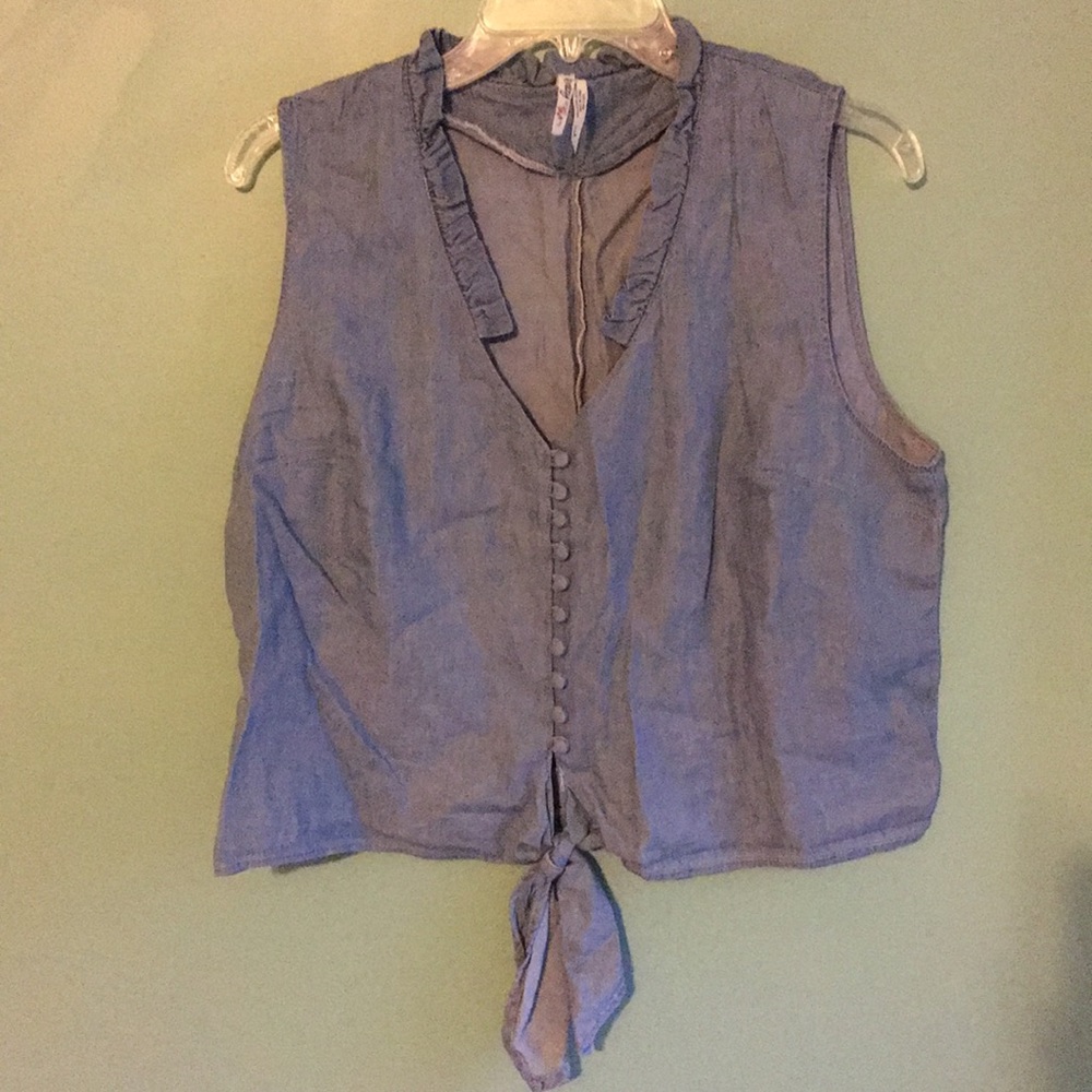 Chambray Cropped Tie Front Top
